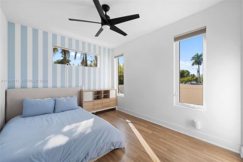 Villa ou maison à louer à Fort Lauderdale, Floride: 4 chambres, 183.39 m2 № 1997922 - photo 5