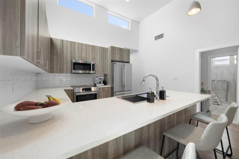 Villa ou maison à louer à Fort Lauderdale, Floride: 4 chambres, 183.39 m2 № 1997922 - photo 21