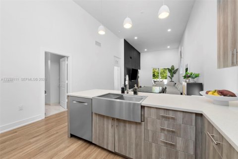 Villa ou maison à louer à Fort Lauderdale, Floride: 4 chambres, 183.39 m2 № 1997922 - photo 19