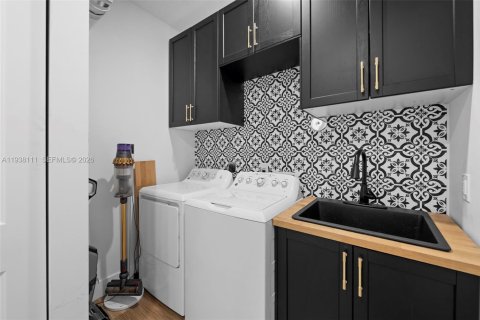 Villa ou maison à louer à Fort Lauderdale, Floride: 4 chambres, 183.39 m2 № 1997922 - photo 13