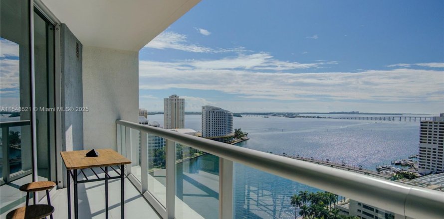 Condominio en Miami, Florida, 2 dormitorios  № 1812332