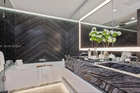 Copropriété à vendre à Miami Beach, Floride: 3 chambres, 250.74 m2 № 1983049 - photo 9