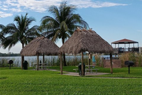 Condominio en alquiler en Oakland Park, Florida, 2 dormitorios, 85.47 m2 № 1119037 - foto 1