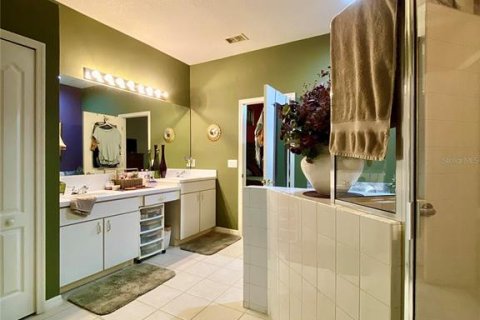 Townhouse in Wesley Chapel, Florida 2 bedrooms, 190.82 sq.m. № 1663119 - photo 18