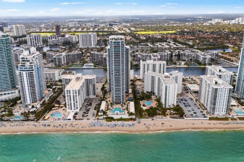 Condo in Hollywood, Florida, 3 bedrooms № 2251437