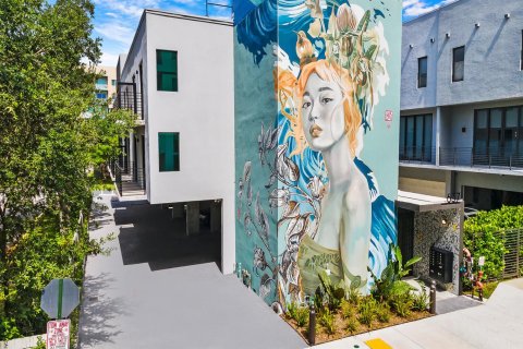 Propiedad comercial en venta en Fort Lauderdale, Florida № 2399734 - foto 2