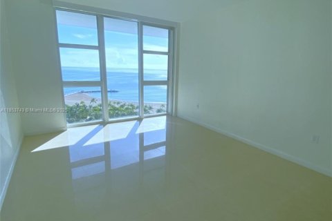 Condo in Bal Harbour, Florida, 2 bedrooms  № 1871710 - photo 11