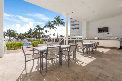 Condo in Bal Harbour, Florida, 2 bedrooms  № 1871710 - photo 27