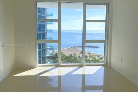 Condo in Bal Harbour, Florida, 2 bedrooms  № 1871710 - photo 12