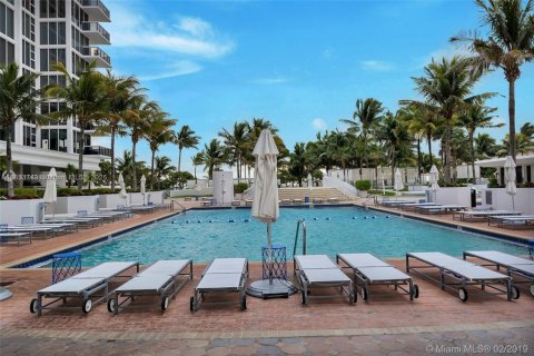Condo in Bal Harbour, Florida, 2 bedrooms  № 1871710 - photo 28