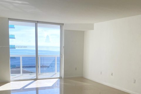 Condo in Bal Harbour, Florida, 2 bedrooms  № 1871710 - photo 3