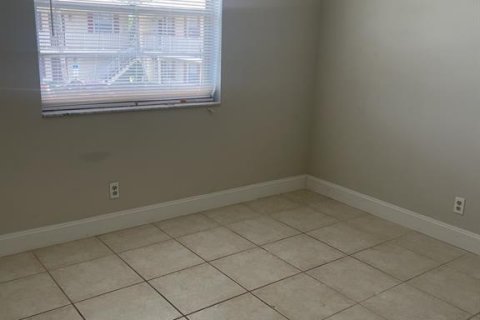 Condo in Coral Springs, Florida, 2 bedrooms № 2242630 - photo 6