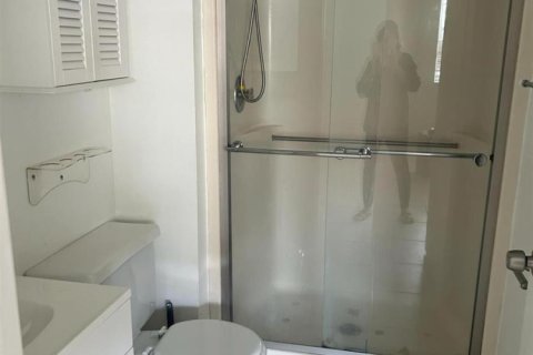 Condo in Coral Springs, Florida, 2 bedrooms № 2242630 - photo 4