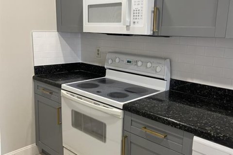 Condo in Coral Springs, Florida, 2 bedrooms № 2242630