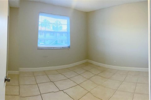 Condo in Coral Springs, Florida, 2 bedrooms № 2242630 - photo 10