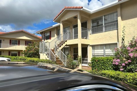 Condo in Coral Springs, Florida, 2 bedrooms № 2242630 - photo 8