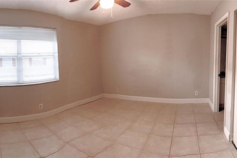 Condo in Coral Springs, Florida, 2 bedrooms № 2242630 - photo 9