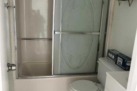 Condo in Coral Springs, Florida, 2 bedrooms № 2242630 - photo 5