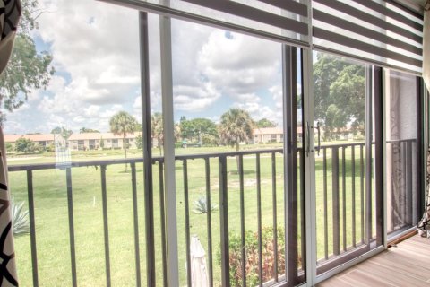 Condo in Lake Worth, Florida, 2 bedrooms № 2181637 - photo 7