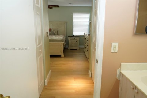 House in Miramar, Florida 3 bedrooms, 193.98 sq.m. № 1462013 - photo 28