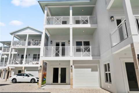 Touwnhouse à Islamorada, Village of Islands, Floride 3 chambres, 156.08 m2 № 2027437