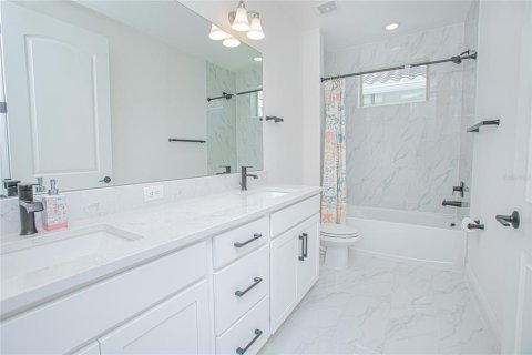 Casa en alquiler en Orlando, Florida, 5 dormitorios, 393.44 m2 № 1675497 - foto 27