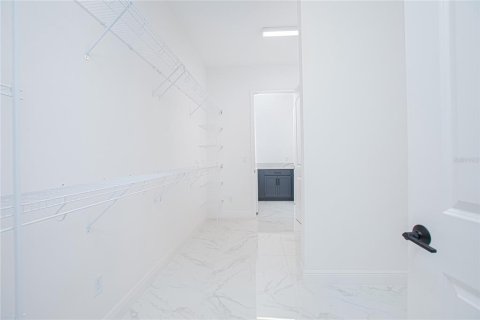 Casa en alquiler en Orlando, Florida, 5 dormitorios, 393.44 m2 № 1675497 - foto 16