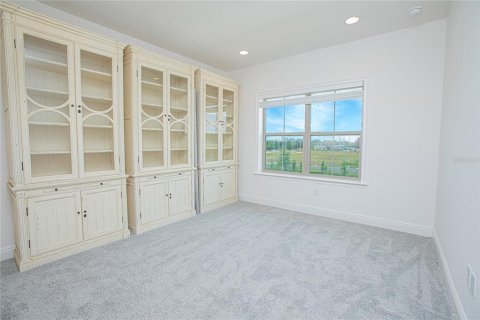 Casa en alquiler en Orlando, Florida, 5 dormitorios, 393.44 m2 № 1675497 - foto 24