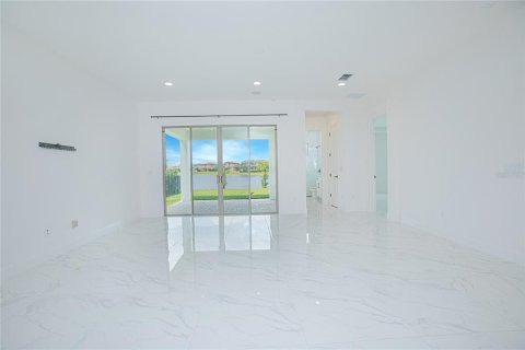 Casa en alquiler en Orlando, Florida, 5 dormitorios, 393.44 m2 № 1675497 - foto 6