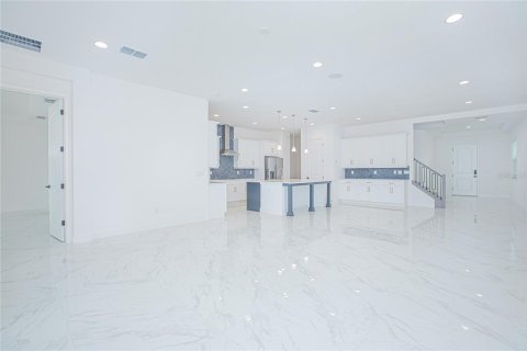 Casa en alquiler en Orlando, Florida, 5 dormitorios, 393.44 m2 № 1675497 - foto 11