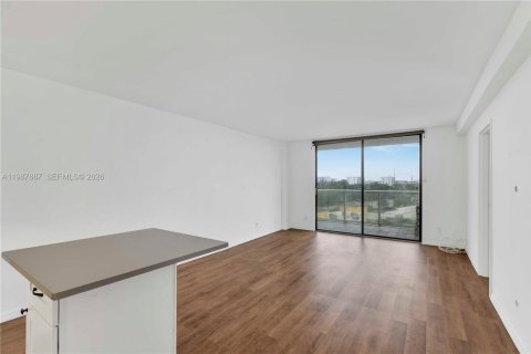 Купить кондоминиум в Норт-Майами, Флорида 2 спальни, 97.55м2, № 2050300 - фото 4