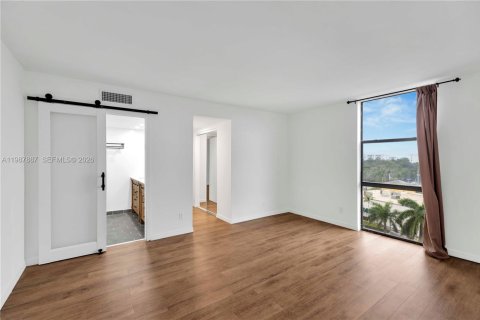 Купить кондоминиум в Норт-Майами, Флорида 2 спальни, 97.55м2, № 2050300 - фото 20