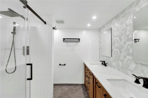 Купить кондоминиум в Норт-Майами, Флорида 2 спальни, 97.55м2, № 2050300 - фото 21