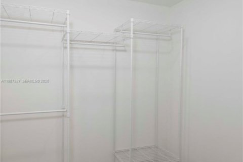 Купить кондоминиум в Норт-Майами, Флорида 2 спальни, 97.55м2, № 2050300 - фото 26