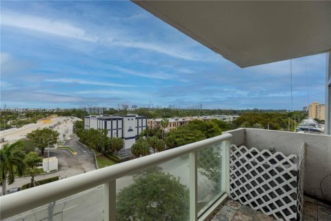 Купить кондоминиум в Норт-Майами, Флорида 2 спальни, 97.55м2, № 2050300 - фото 29