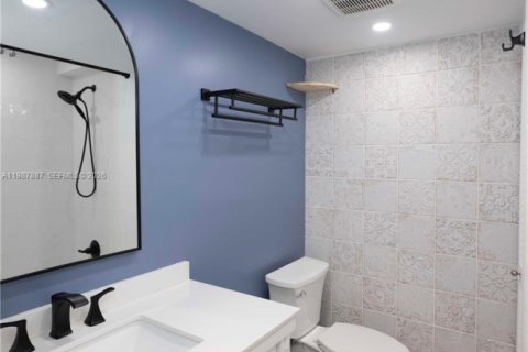 Купить кондоминиум в Норт-Майами, Флорида 2 спальни, 97.55м2, № 2050300 - фото 15