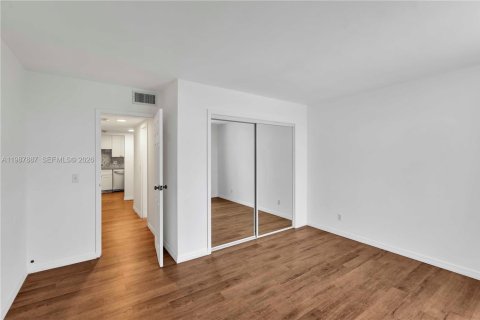 Купить кондоминиум в Норт-Майами, Флорида 2 спальни, 97.55м2, № 2050300 - фото 11