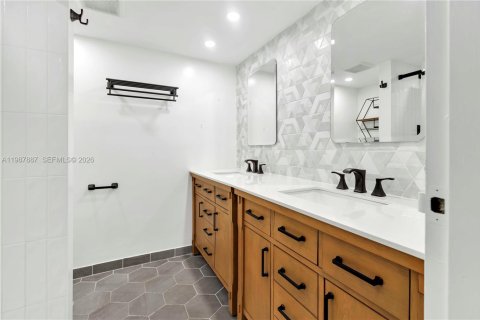 Купить кондоминиум в Норт-Майами, Флорида 2 спальни, 97.55м2, № 2050300 - фото 22