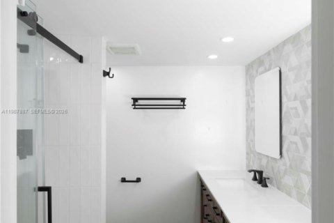 Купить кондоминиум в Норт-Майами, Флорида 2 спальни, 97.55м2, № 2050300 - фото 24