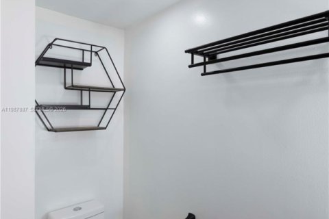 Купить кондоминиум в Норт-Майами, Флорида 2 спальни, 97.55м2, № 2050300 - фото 25