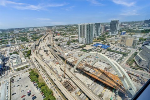 Снять в аренду кондоминиум в Майами, Флорида 2 спальни, 153.01м2, № 2005425 - фото 28