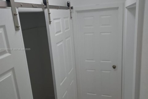 Apartment in Miami, Florida 1 bedroom, 81.29 sq.m. № 1994579 - photo 9