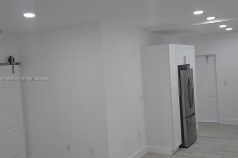 Apartment in Miami, Florida 1 bedroom, 81.29 sq.m. № 1994579 - photo 5