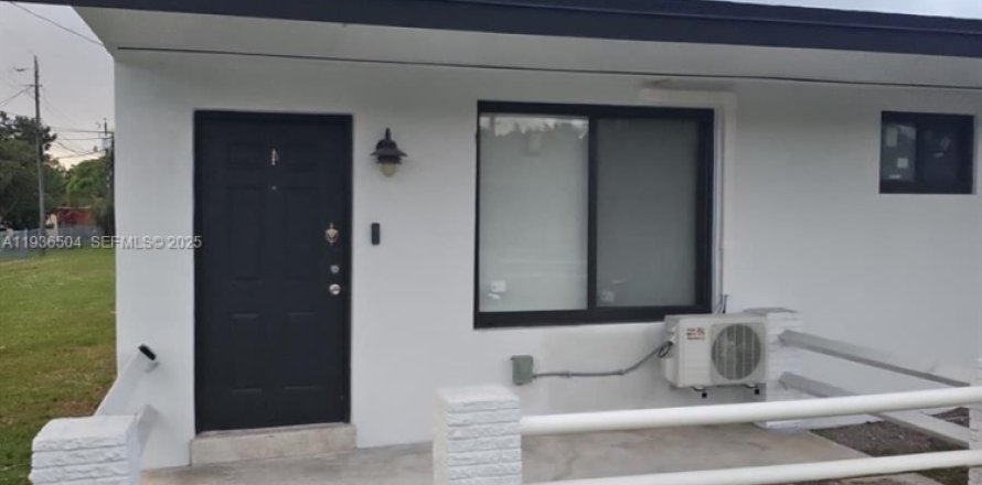 Apartment in Miami, Florida 1 bedroom, 81.29 sq.m. № 1994579