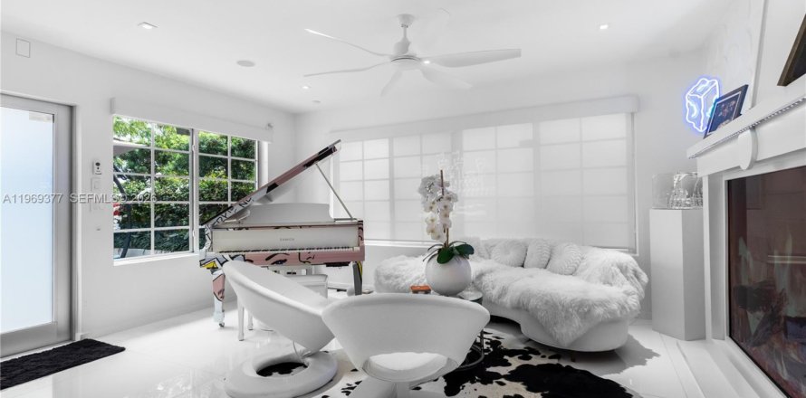 Condo à Miami Beach, Floride, 4 chambres  № 2041170