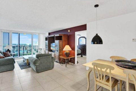 Condominio en alquiler en Pompano Beach, Florida, 2 dormitorios, 97.55 m2 № 1958967 - foto 5