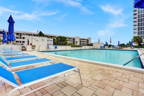 Condominio en alquiler en Pompano Beach, Florida, 2 dormitorios, 97.55 m2 № 1958967 - foto 20