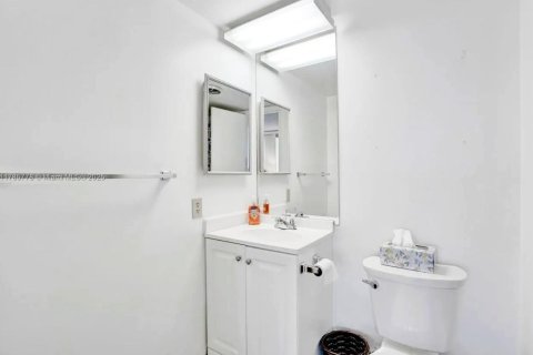 Condominio en alquiler en Pompano Beach, Florida, 2 dormitorios, 97.55 m2 № 1958967 - foto 17