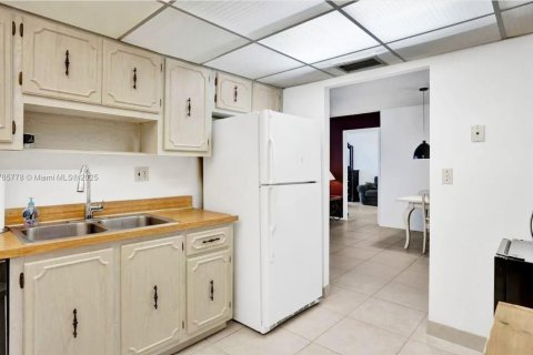 Condominio en alquiler en Pompano Beach, Florida, 2 dormitorios, 97.55 m2 № 1958967 - foto 11