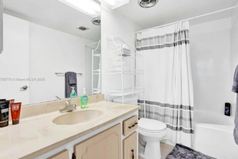 Condominio en alquiler en Pompano Beach, Florida, 2 dormitorios, 97.55 m2 № 1958967 - foto 14